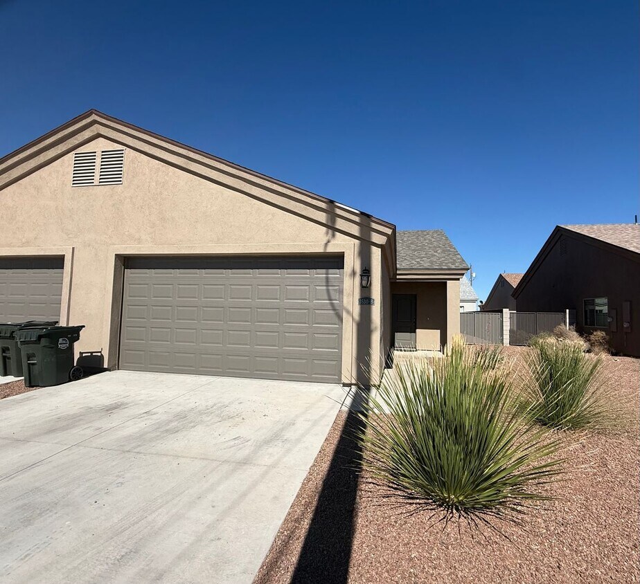 Foto principal - 3530 N Irving St