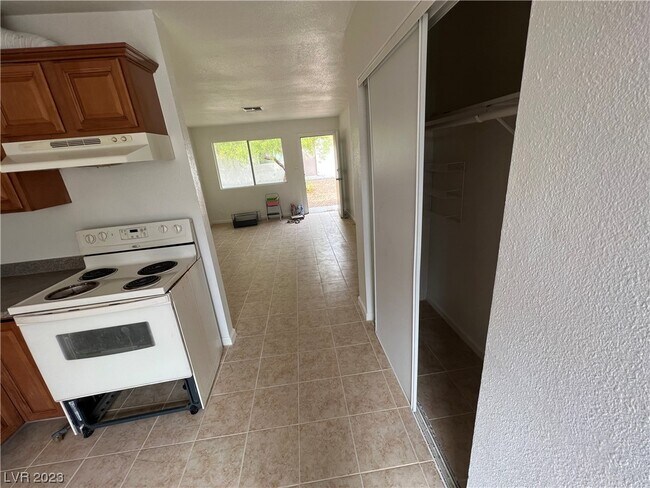 Foto del edificio - 1828 E Bonanza Rd