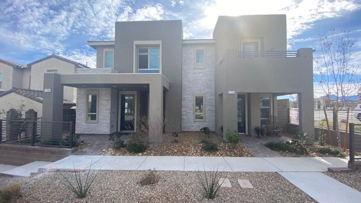 Primary Photo - Summerlin 3 bedroom townhome built 2021