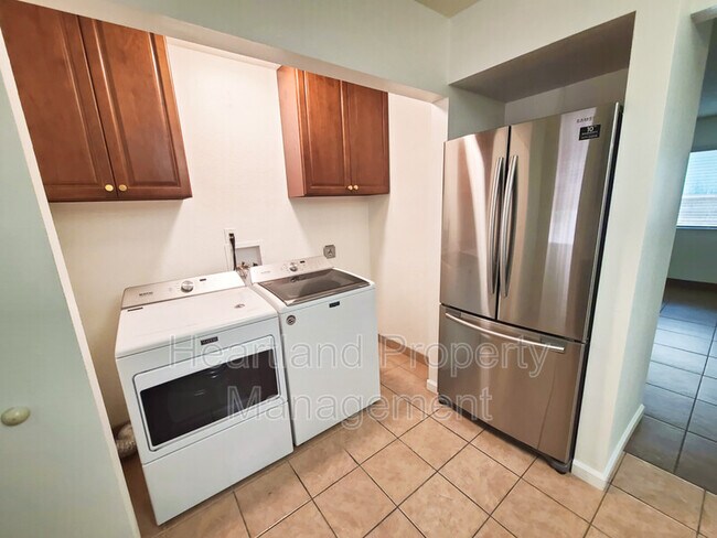 Foto del edificio - 737 N Alda Dr