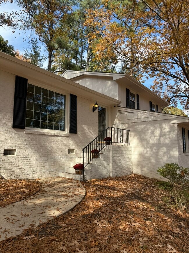 Building Photo - 1110 Sturdivant Dr