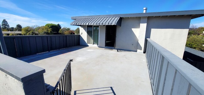 Foto del edificio - 1339 Rose St