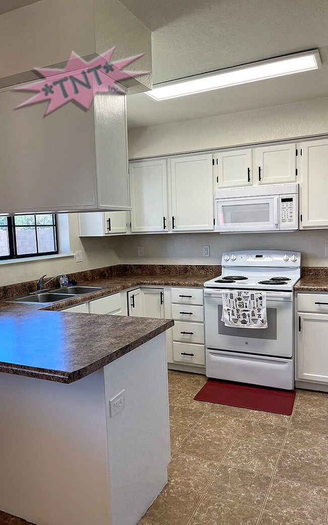 Building Photo - Home in Prescott Valley