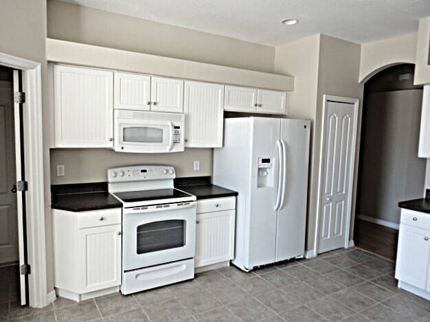Building Photo - 5018 Sky Blue Dr