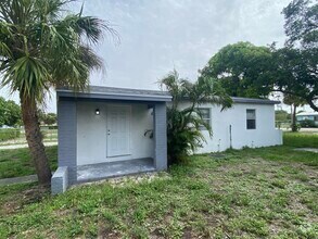 Building Photo - 1136 Avenue G