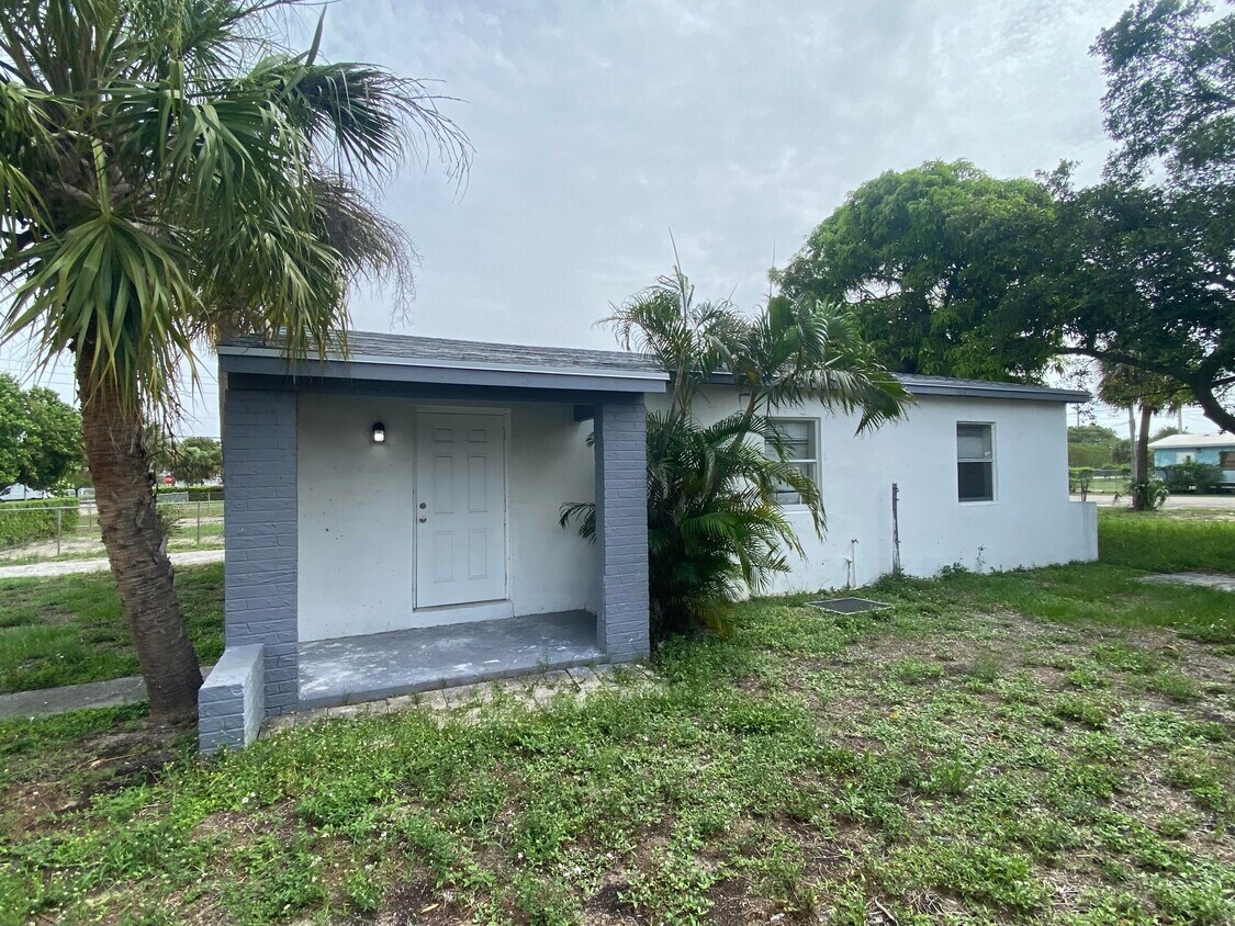 Foto principal - 1136 Avenue G