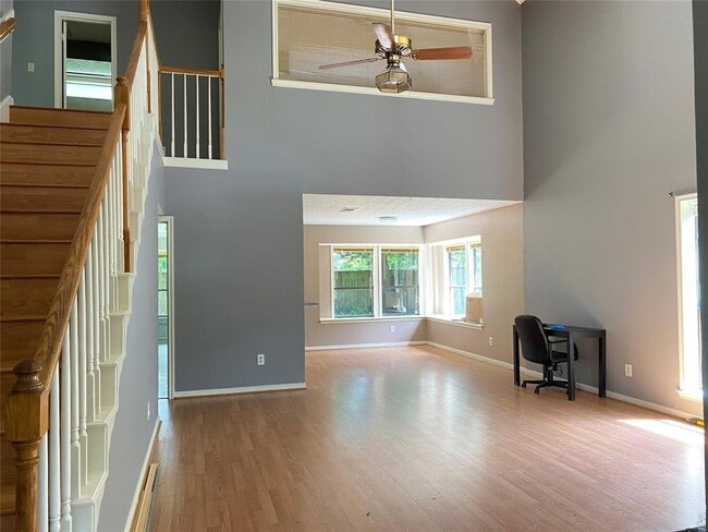Building Photo - 16427 Dunmoor Dr