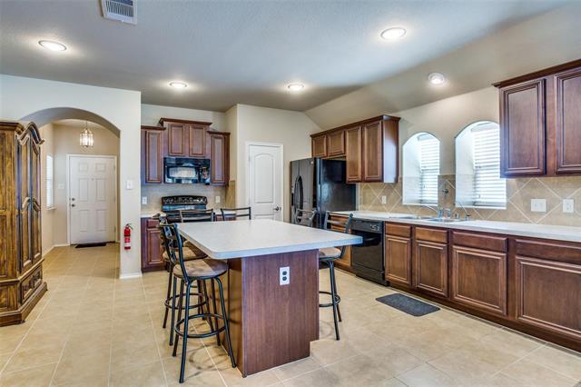 Building Photo - 9012 Waterman Dr