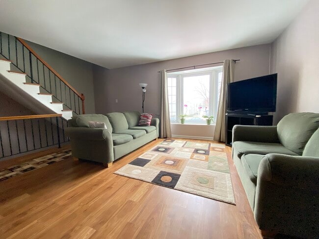 Building Photo - 1949 Governors Ln