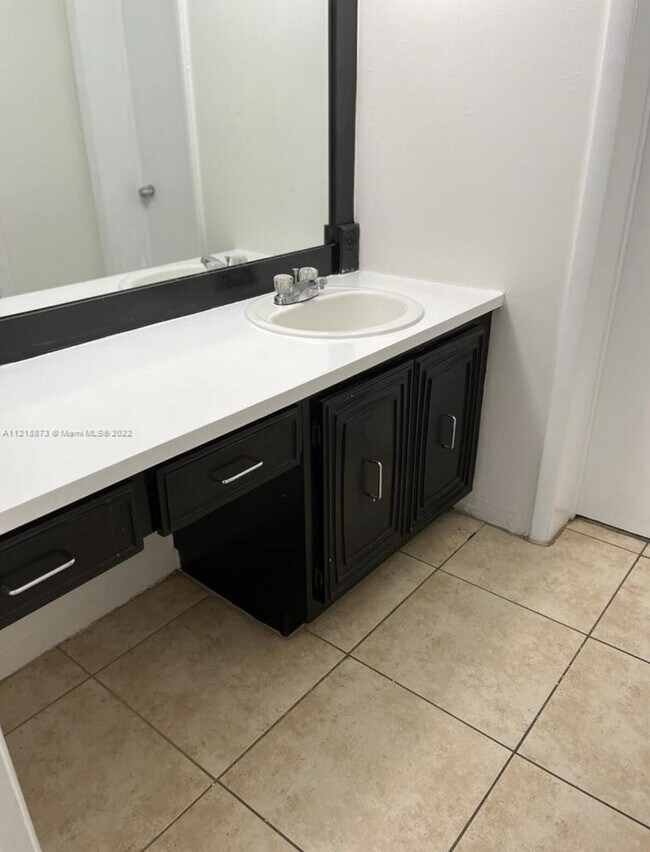 Foto del edificio - 484 NW 165th St
