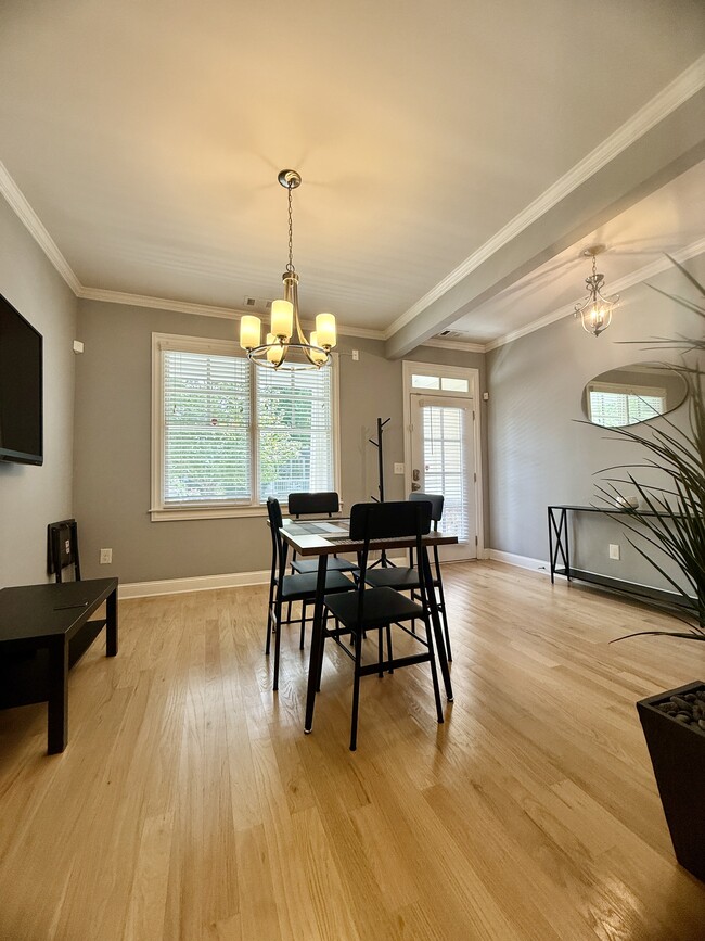 Building Photo - 1429 DuPont Commons Cir NW