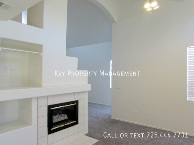 Foto del edificio - 3 BEDROOM 2 STORY IN THE NORTHWEST