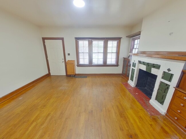 Building Photo - 411 S Poplar St