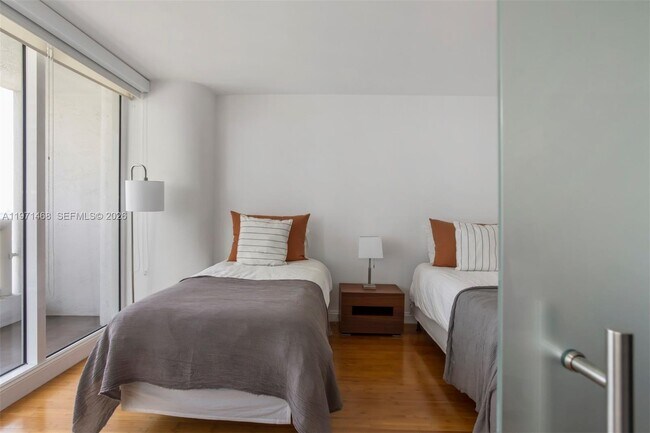 Foto del edificio - 1717 N Bayshore Dr