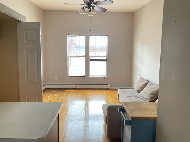 Living Room w/o Furniture - 134 Morris St