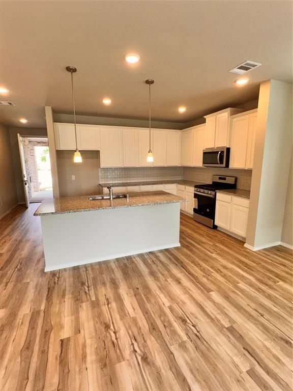 Building Photo - 4715 Mustang Run Dr