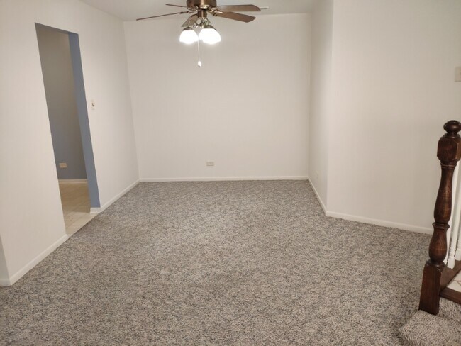 Building Photo - 1610 Thames Ct