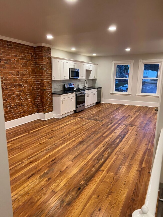 Foto del edificio - 708 Columbia Ave