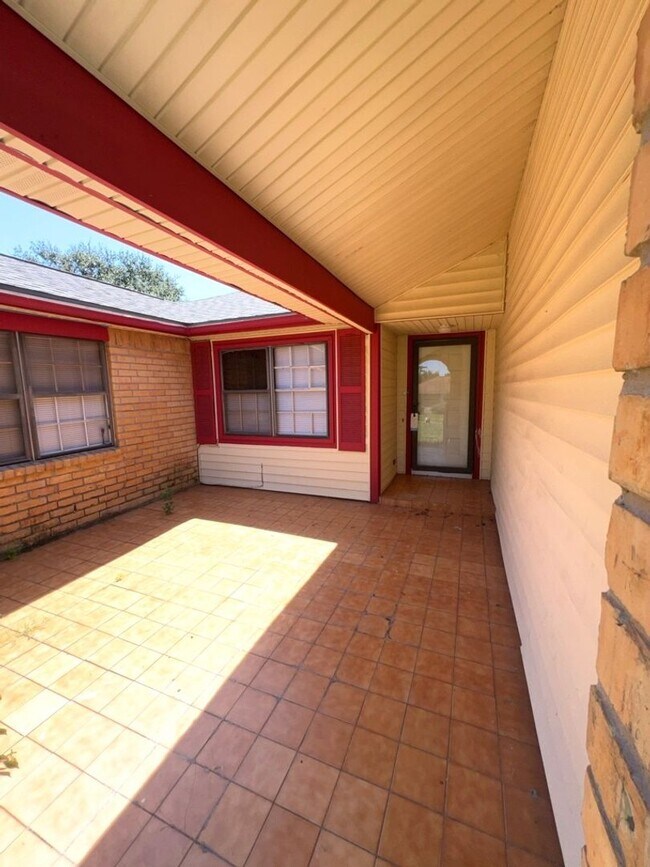 Building Photo - 14834 Keelby Dr