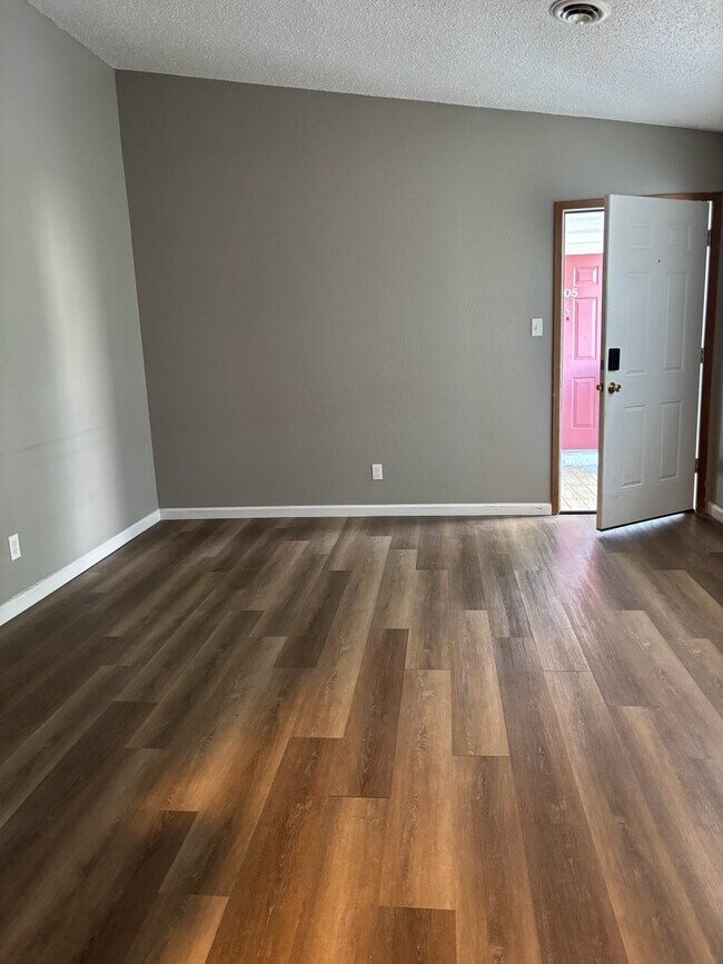 Foto del edificio - 307 Cedarview Ct