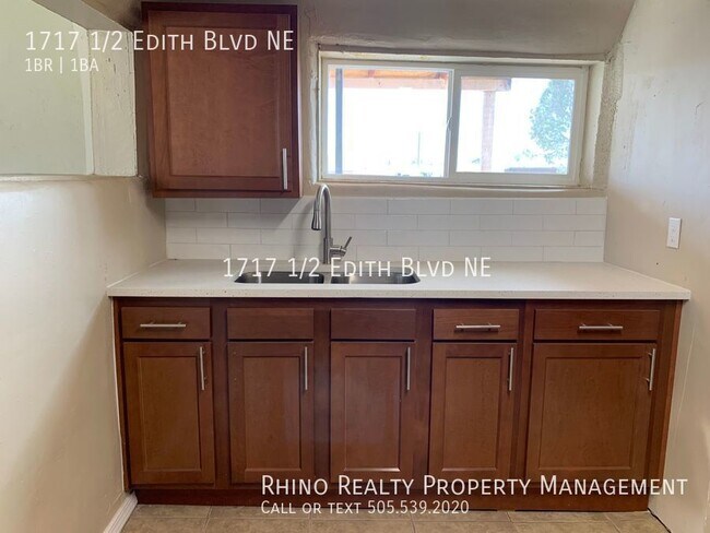 Foto del edificio - Lovely 1 Bedroom, 1 Bath Casita In The NE!