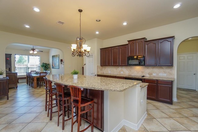 Foto del edificio - 1919 Amber Trail Ln