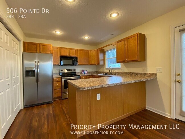 Foto del edificio - 506 Pointe Dr