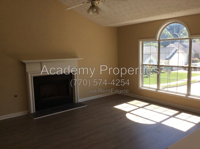Building Photo - 390 Summer Hill Cir