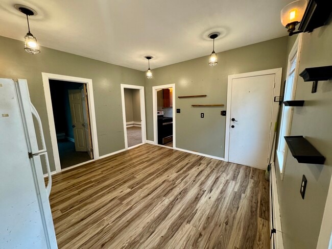 Building Photo - 61 John St