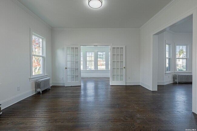 Building Photo - 209 Smith St