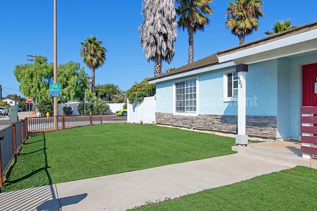 Building Photo - 903 Connecticut St