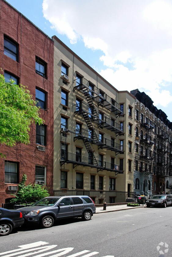 Foto del edificio - 247 W 15th St