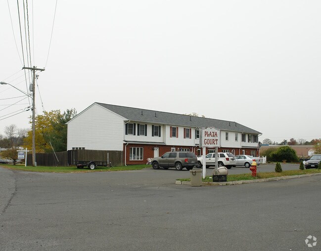 Foto del edificio - Plaza Court