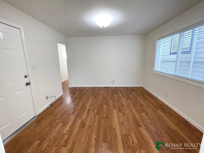 Building Photo - 394 San Bruno Ave