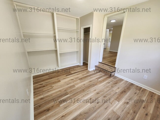 Building Photo - $1,225 - 3 bed 1 bath - Newly Renovated Single Family Home *COMING SOON*