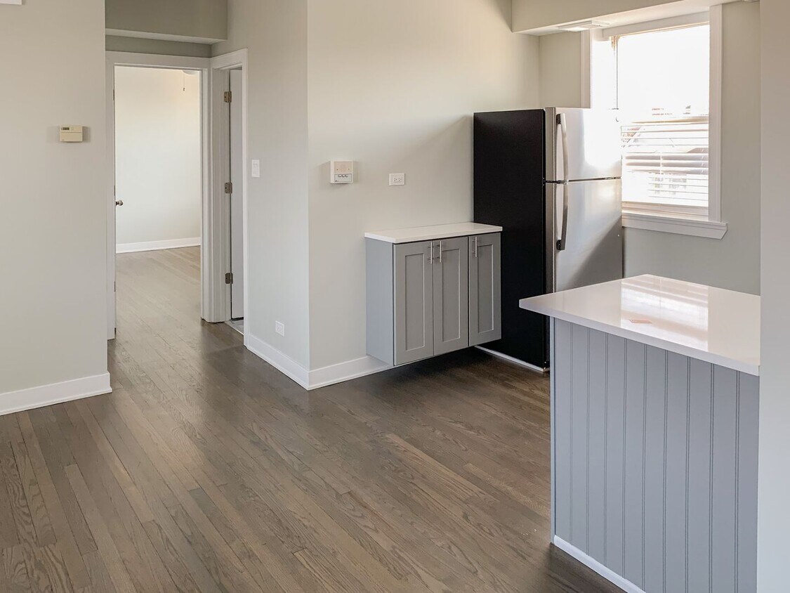 Foto principal - 3620 N Marshfield Ave