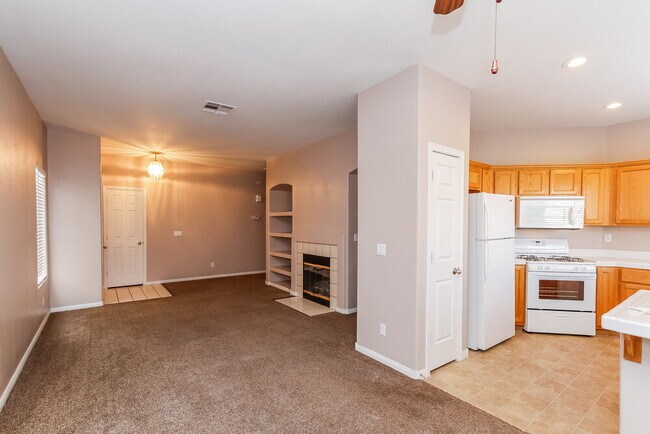 Foto del edificio - 1070 Warm Canyon Way