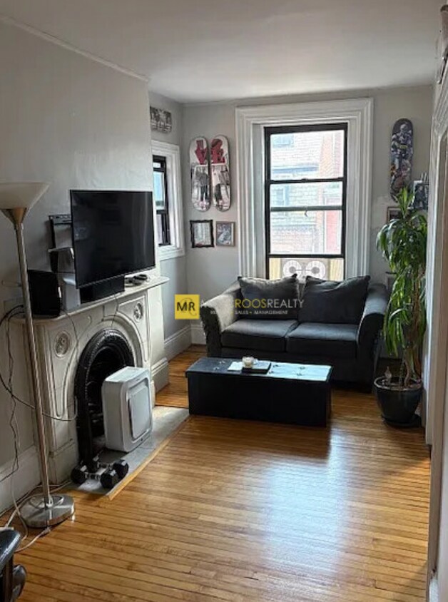 Primary Photo - 163 Beacon St