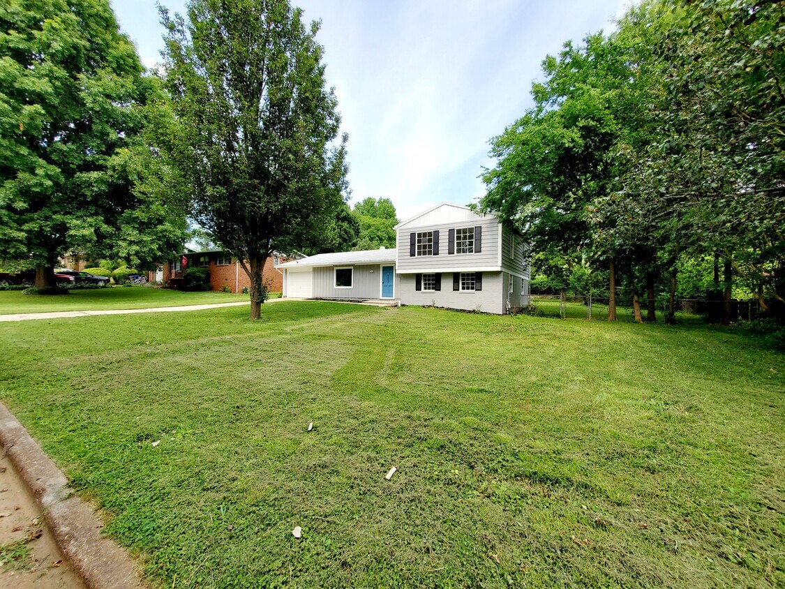 Primary Photo - 2004 Chambers Dr NE