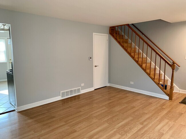 Foto del edificio - 822 Colonial Dr