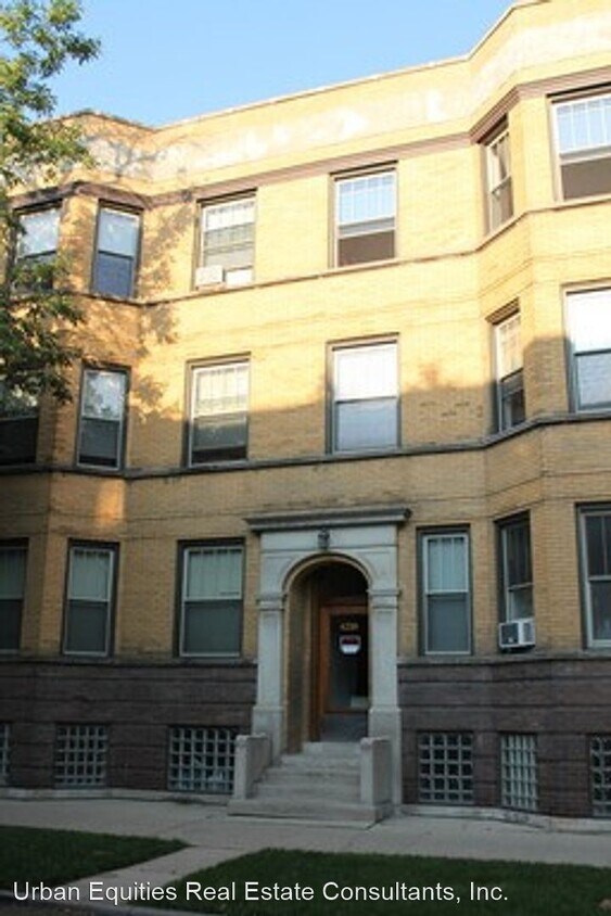 Primary Photo - 1119 W Granville Ave