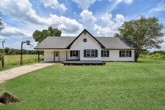 Building Photo - 1459 County Rd 376
