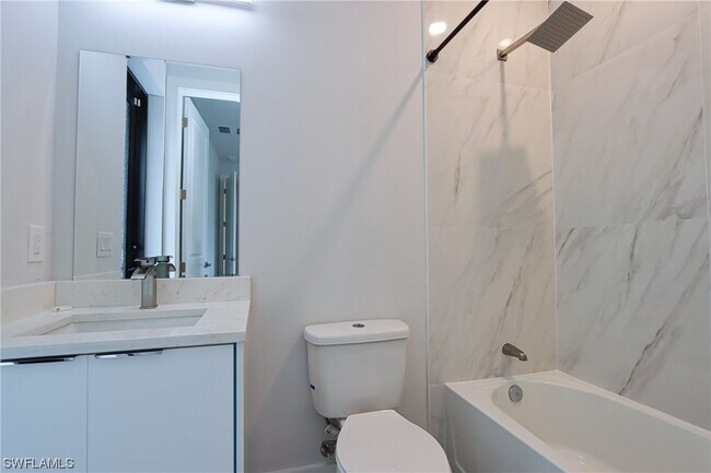 Foto del edificio - 806 SW 31st Terrace