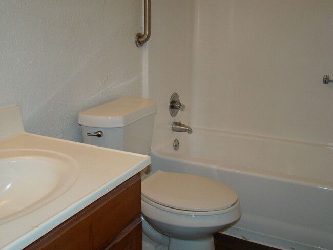 Foto del edificio - SPECIOUS ONE BEDROOM THEY ARE GOING VERY FAST