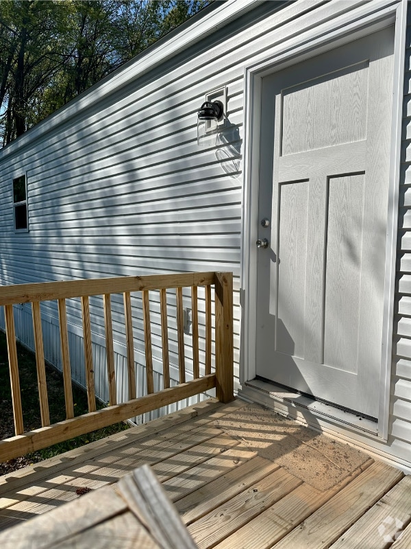 Building Photo - 3626 Seymour Rd