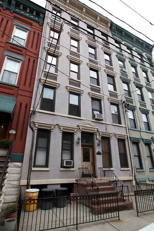Building Photo - 1013 Park Ave