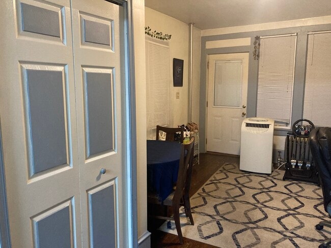 Entry - 224 W Main St