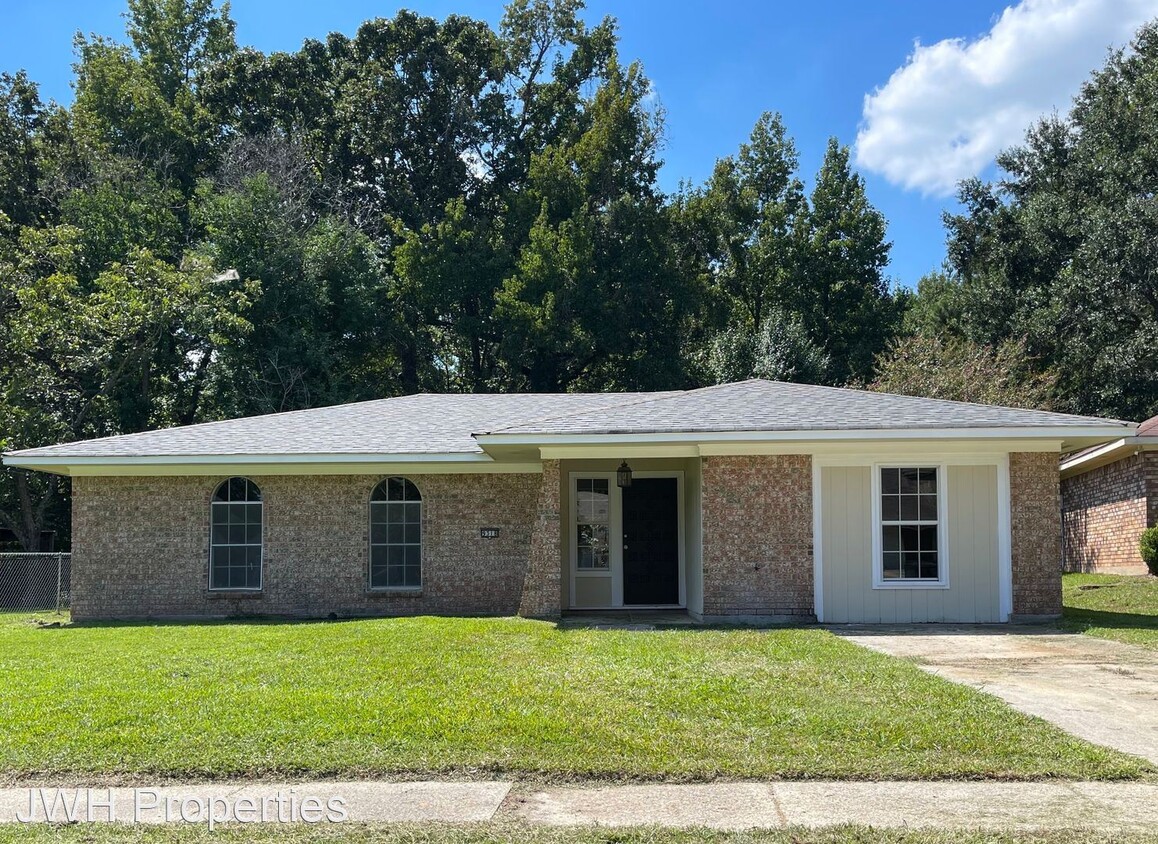 4 br, 2 bath House - 9318 Green Forest Rd - House Rental in Shreveport ...