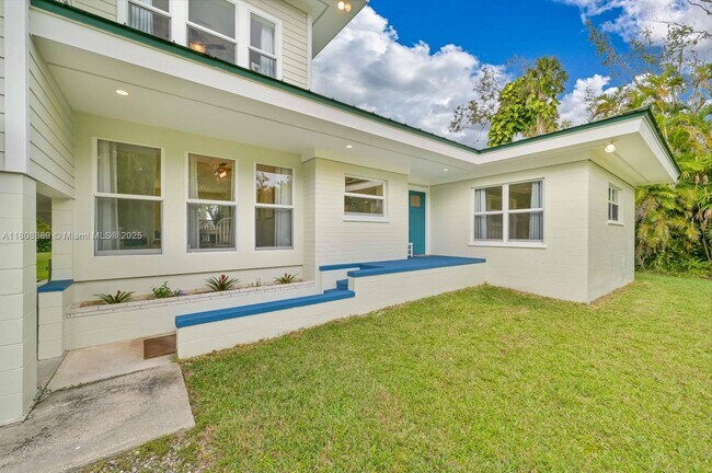 Foto del edificio - 671 Live Oak Ln