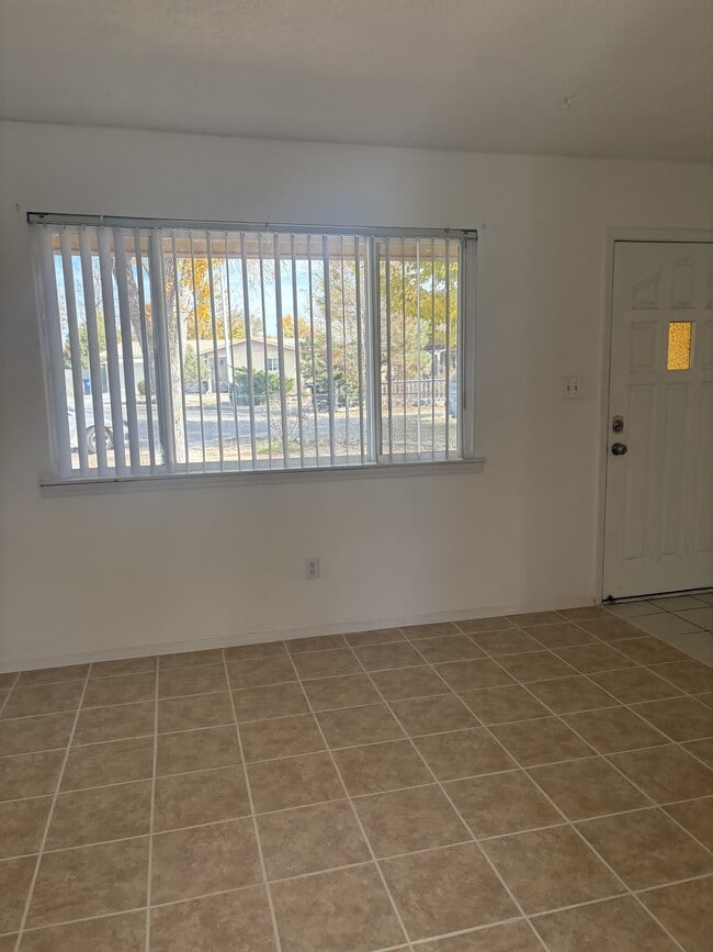 Building Photo - 1143 De Vargas Ct